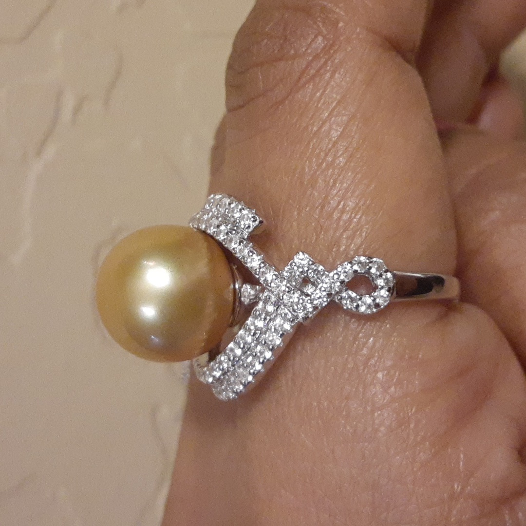 925 Genuine Golden South Sea Pearl And Natural White Zircons. 11.5mm About. Firm